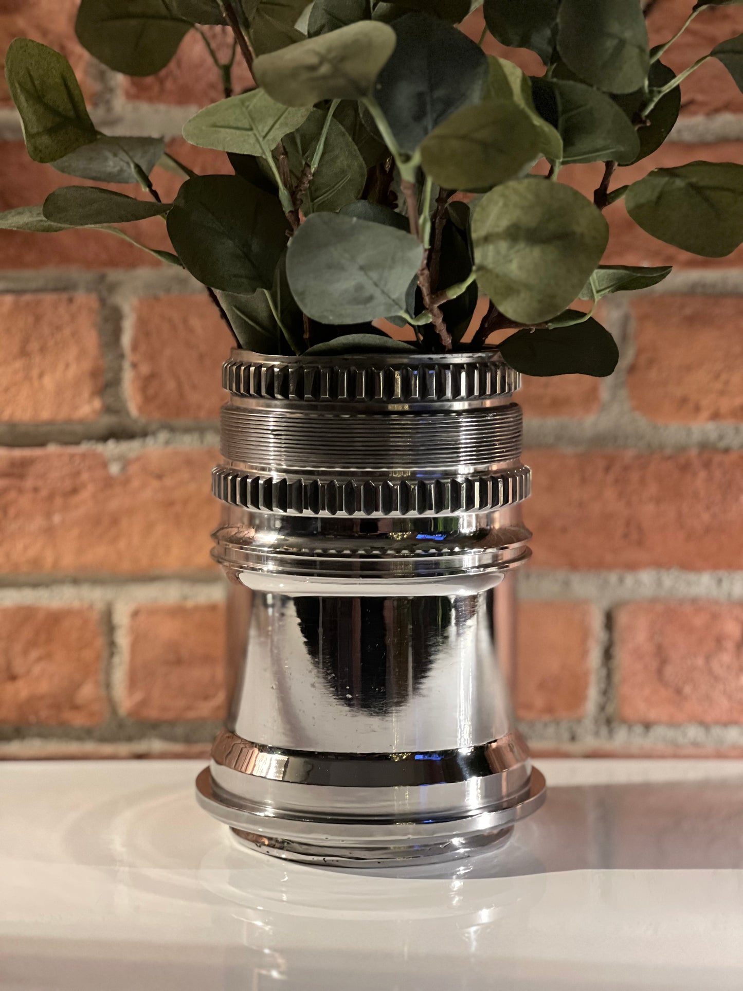 Turbine engine shaft flower vase