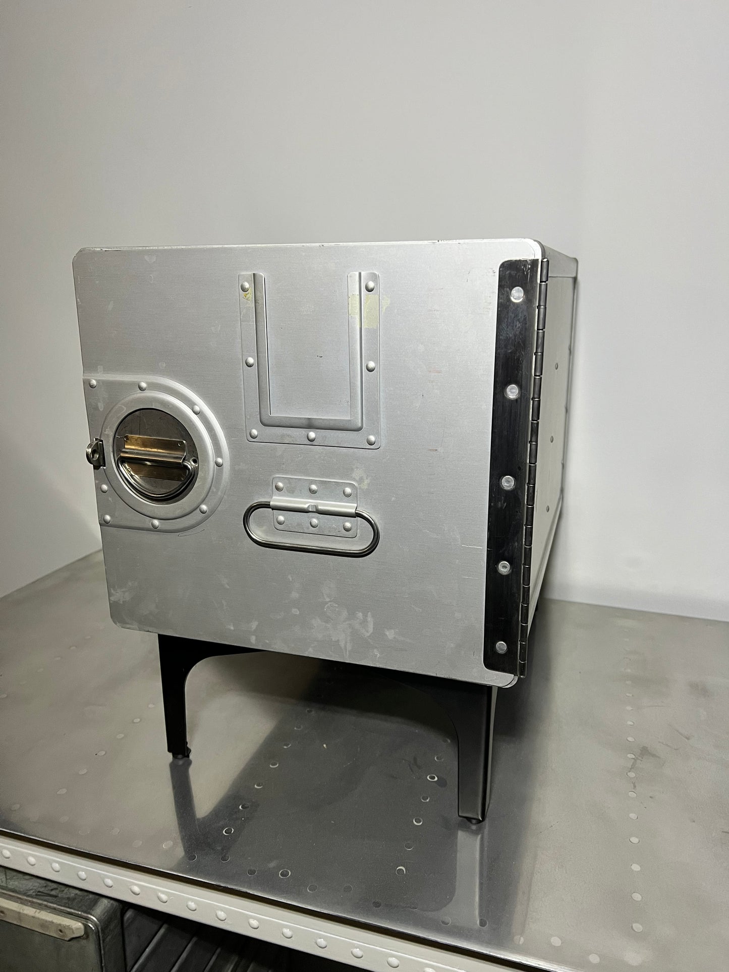 Atlas catering box side table