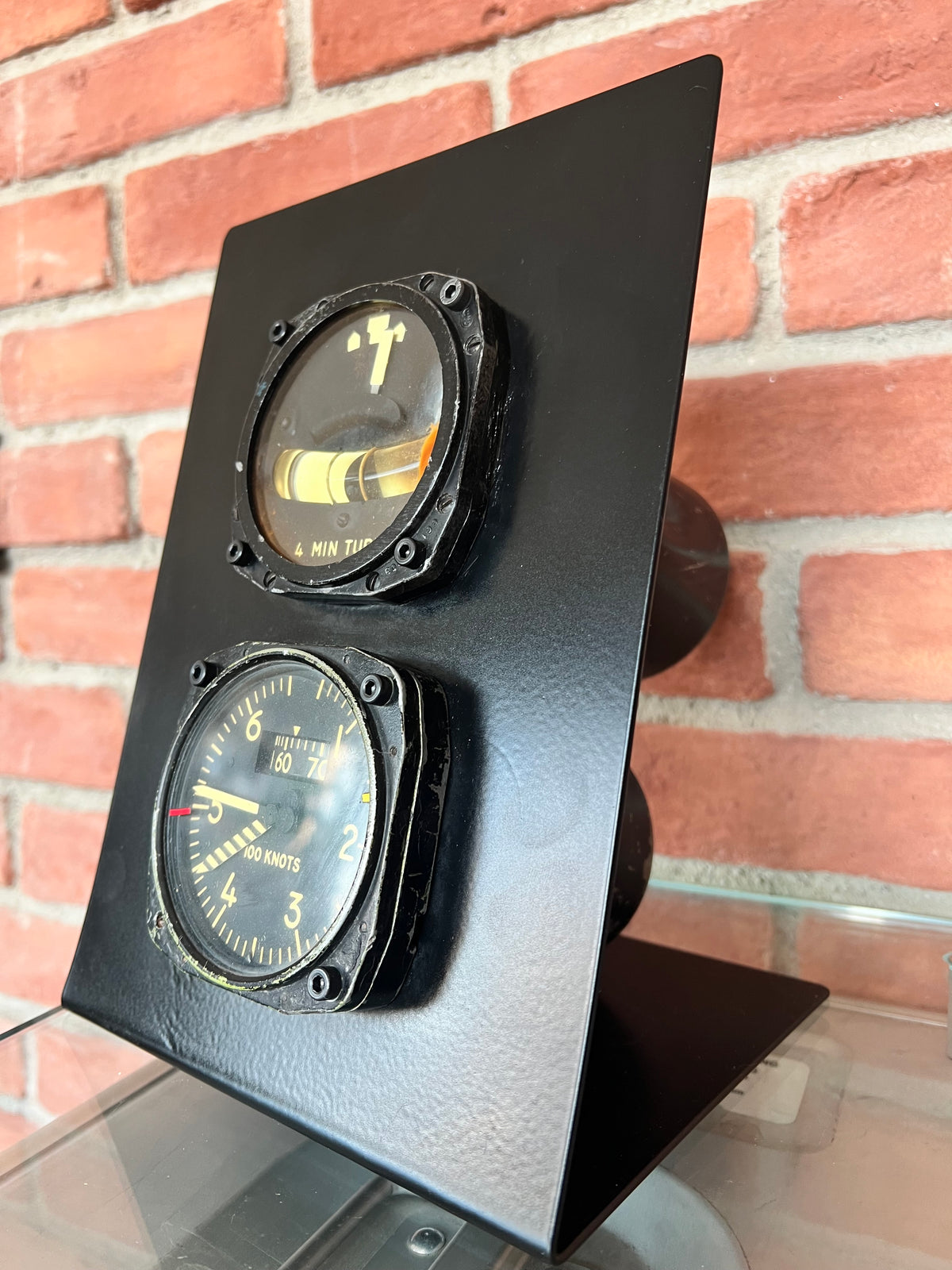 Vintage aircraft instruments – IcarusAviationArt