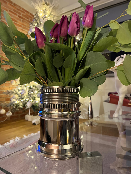 Turbine engine shaft flower vase